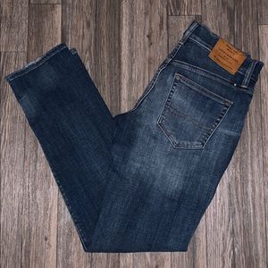 Never worn Lucky Brand Jeans 121 Slim 29X30